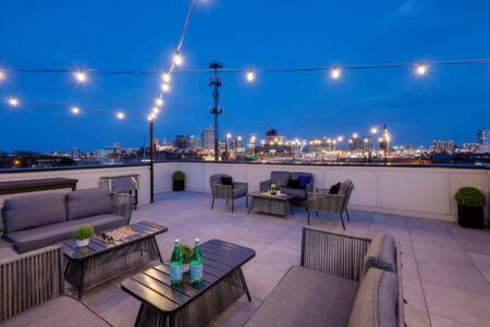 فيلا The Ireland - Rooftop Views, 9 Min To Broadway ناشفيل المظهر الخارجي الصورة